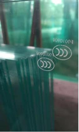 钢化玻璃照片4