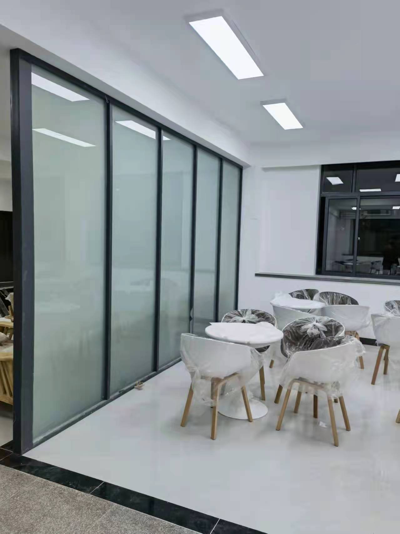 钢化玻璃高隔完工效果图